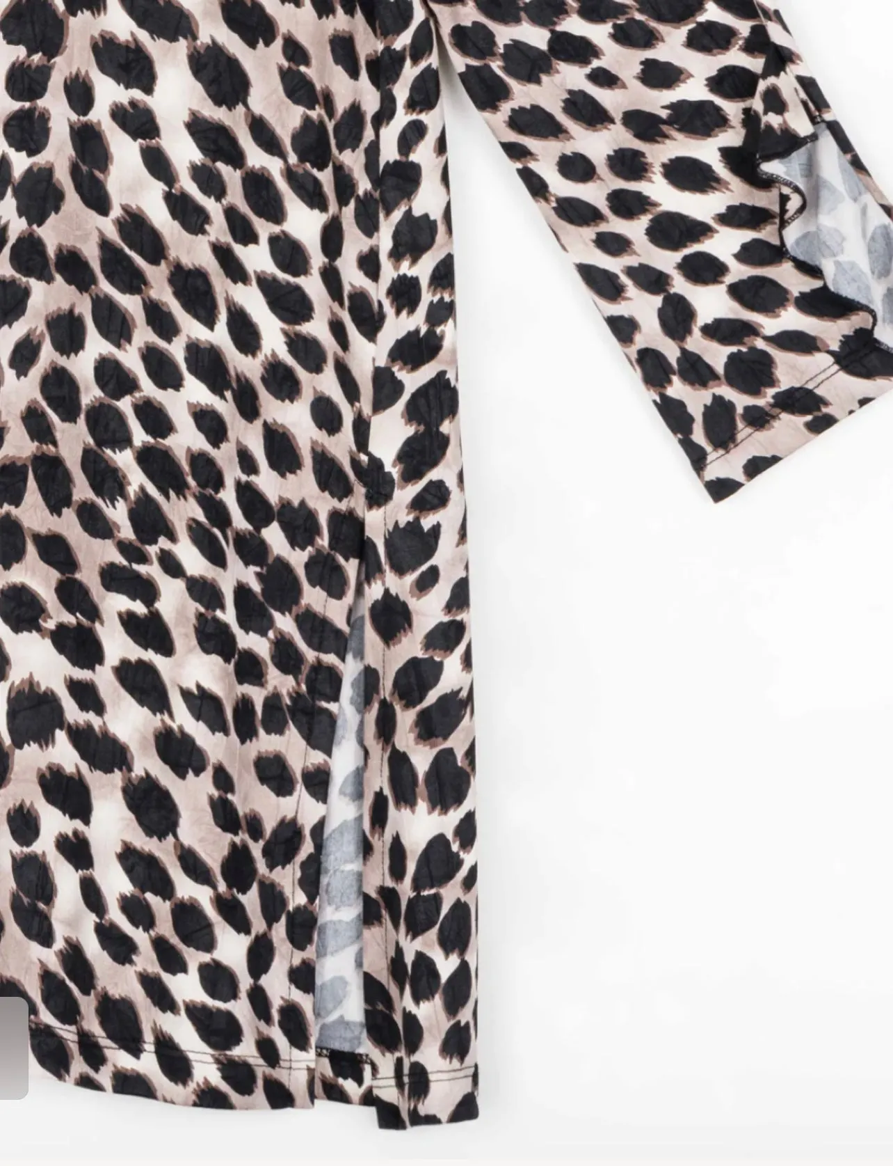 CLARA SUNWOO TU63P Flutter Cuff Side Vent Tunic Cheetah Spot