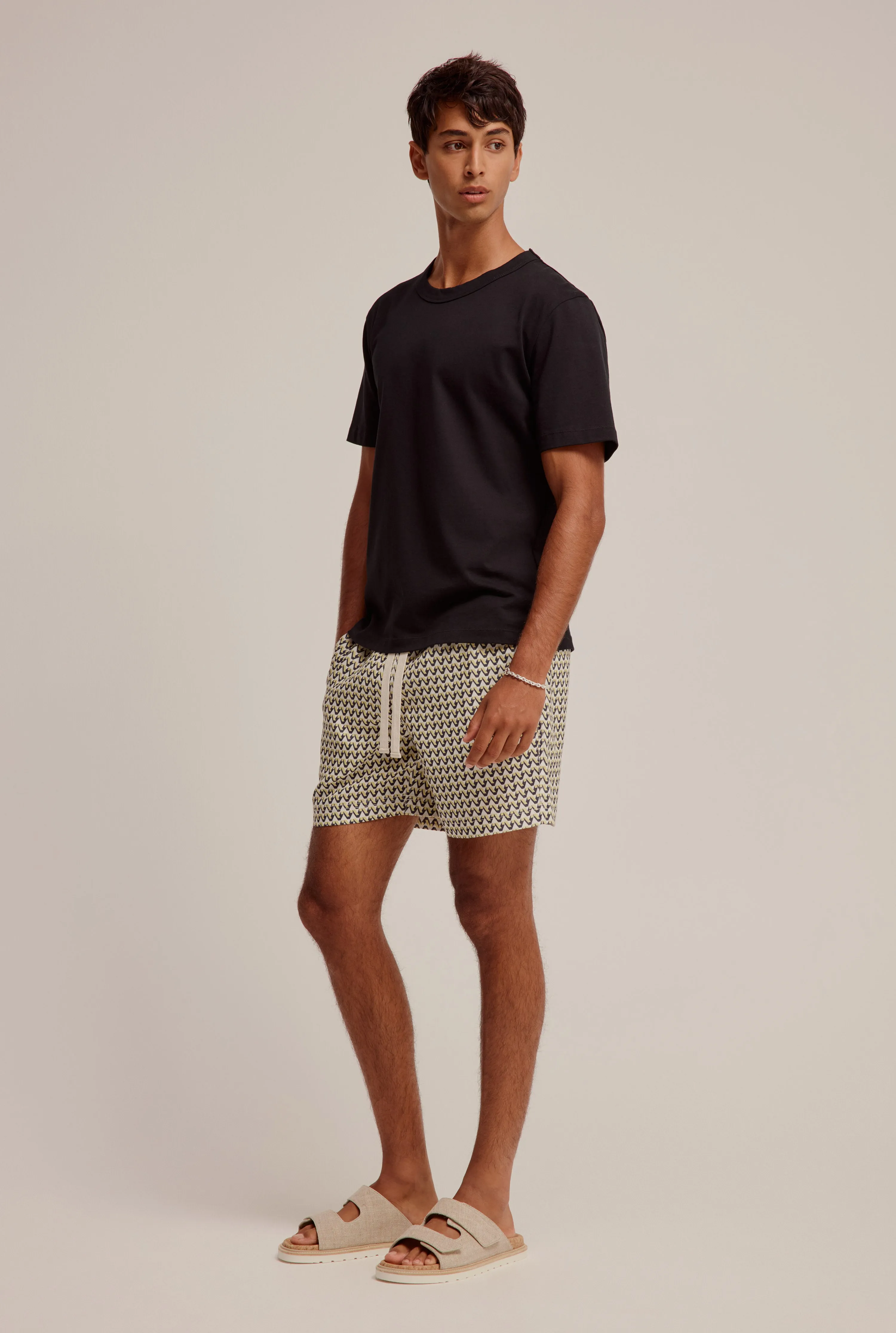 Printed Lounge Short - Graphite/Dusty Yellow V Monogram