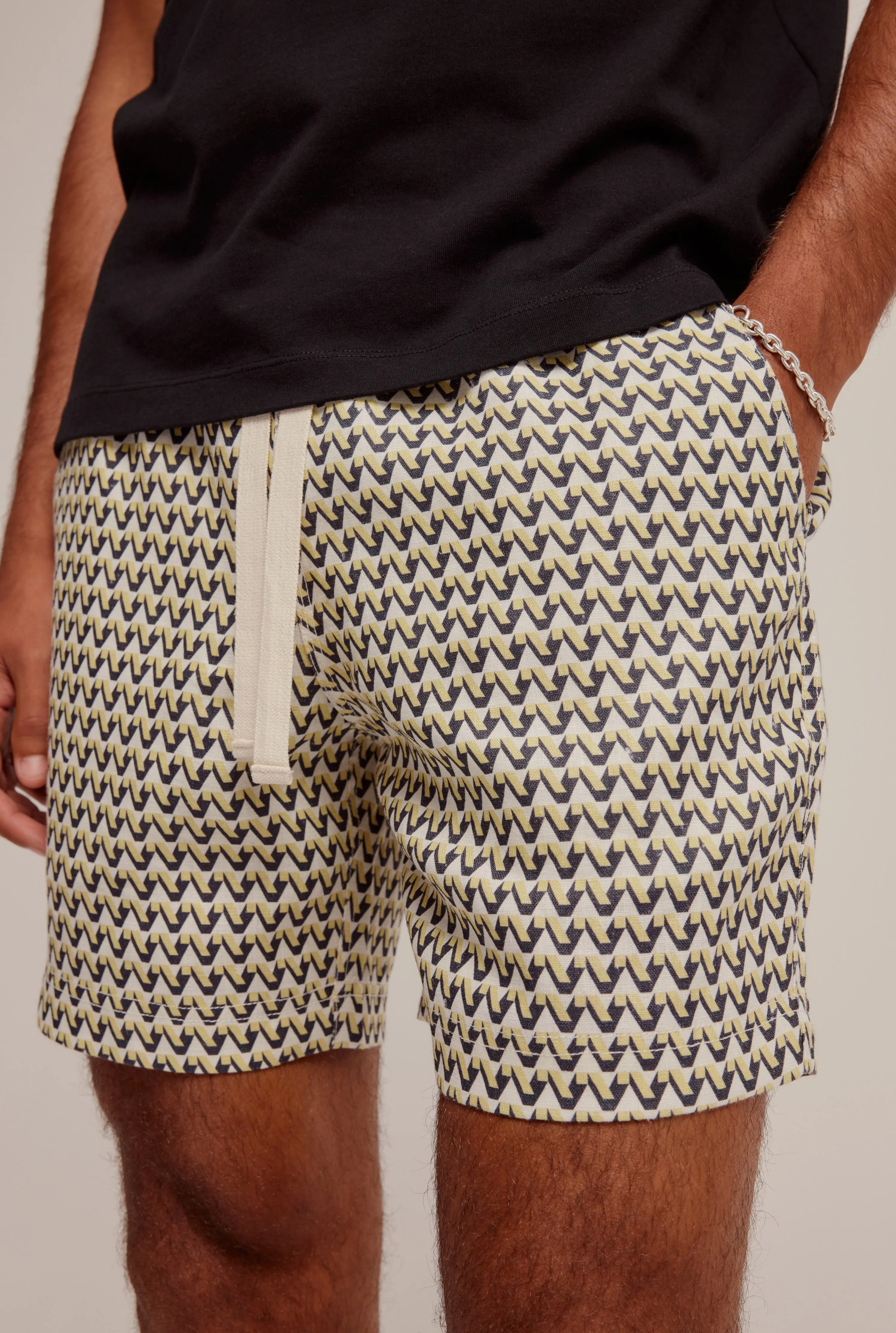 Printed Lounge Short - Graphite/Dusty Yellow V Monogram