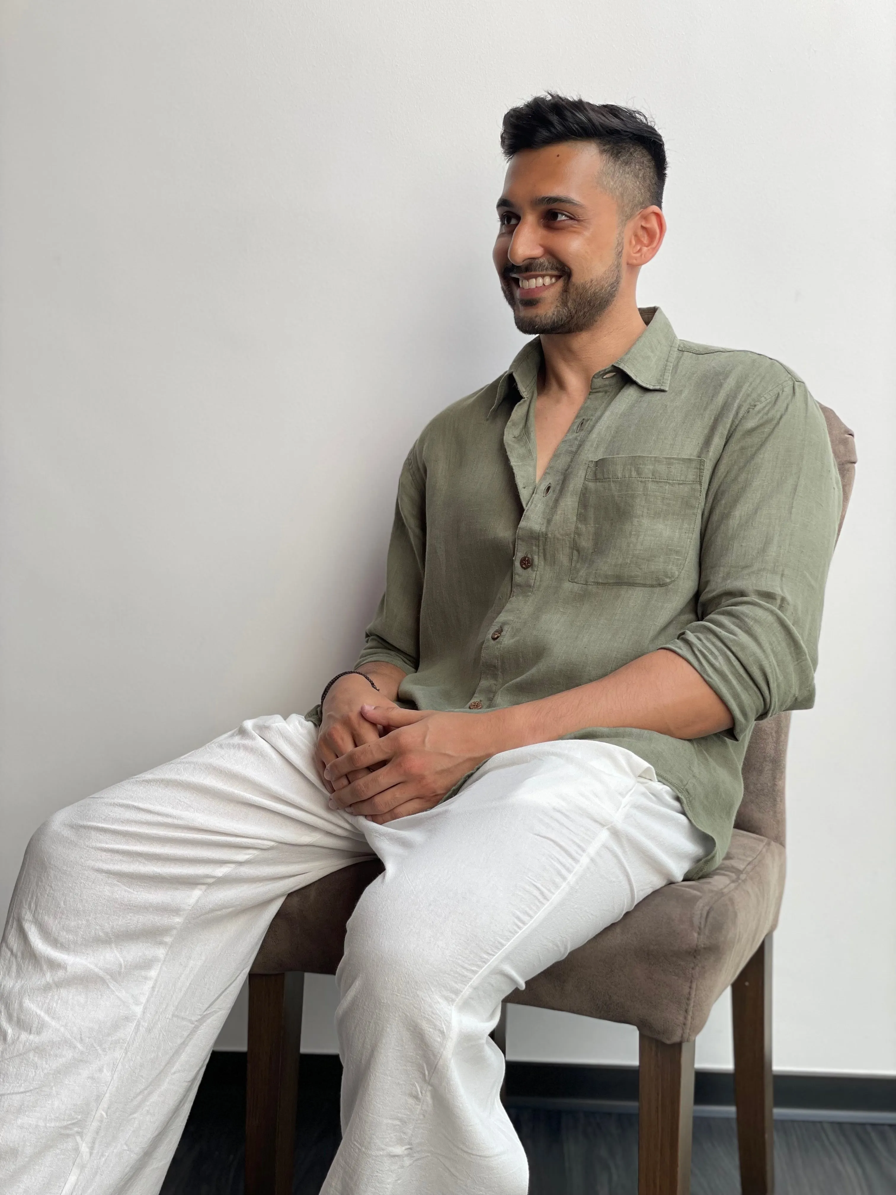 RELAXED ARMY GREEN LINEN SHIRT
