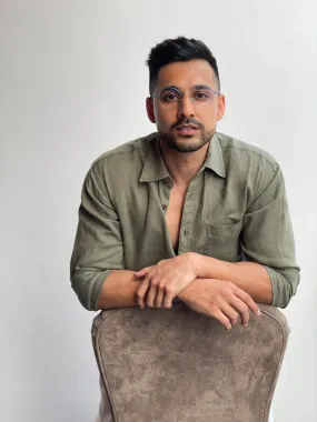 RELAXED ARMY GREEN LINEN SHIRT
